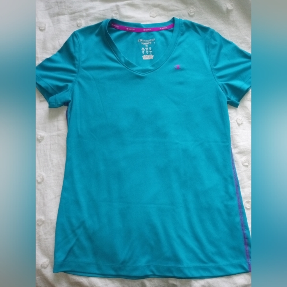 Champion Dry Fit Powertrain Tshirt. Size Medium. Teal.